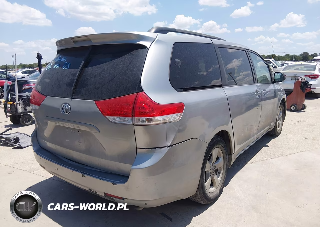 2011 Toyota Sienna Le V6 VIN:5TDKK3DC6BS068666 - 4