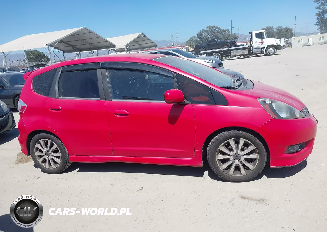 2012 Honda Fit Sport VIN:JHMGE8H54CC008487 - 13