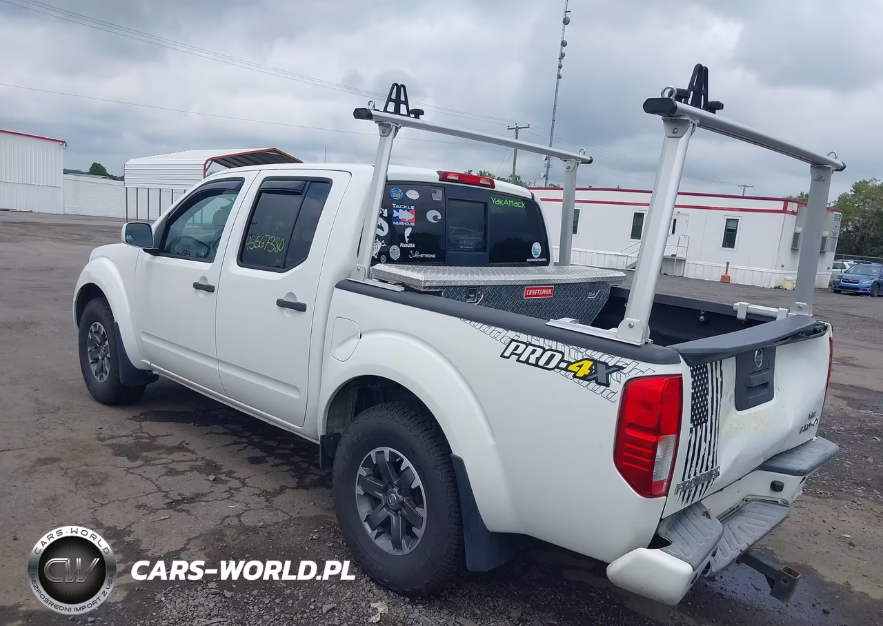 2018 Nissan Frontier Pro-4X VIN:1N6AD0EV3JN754556 - 3