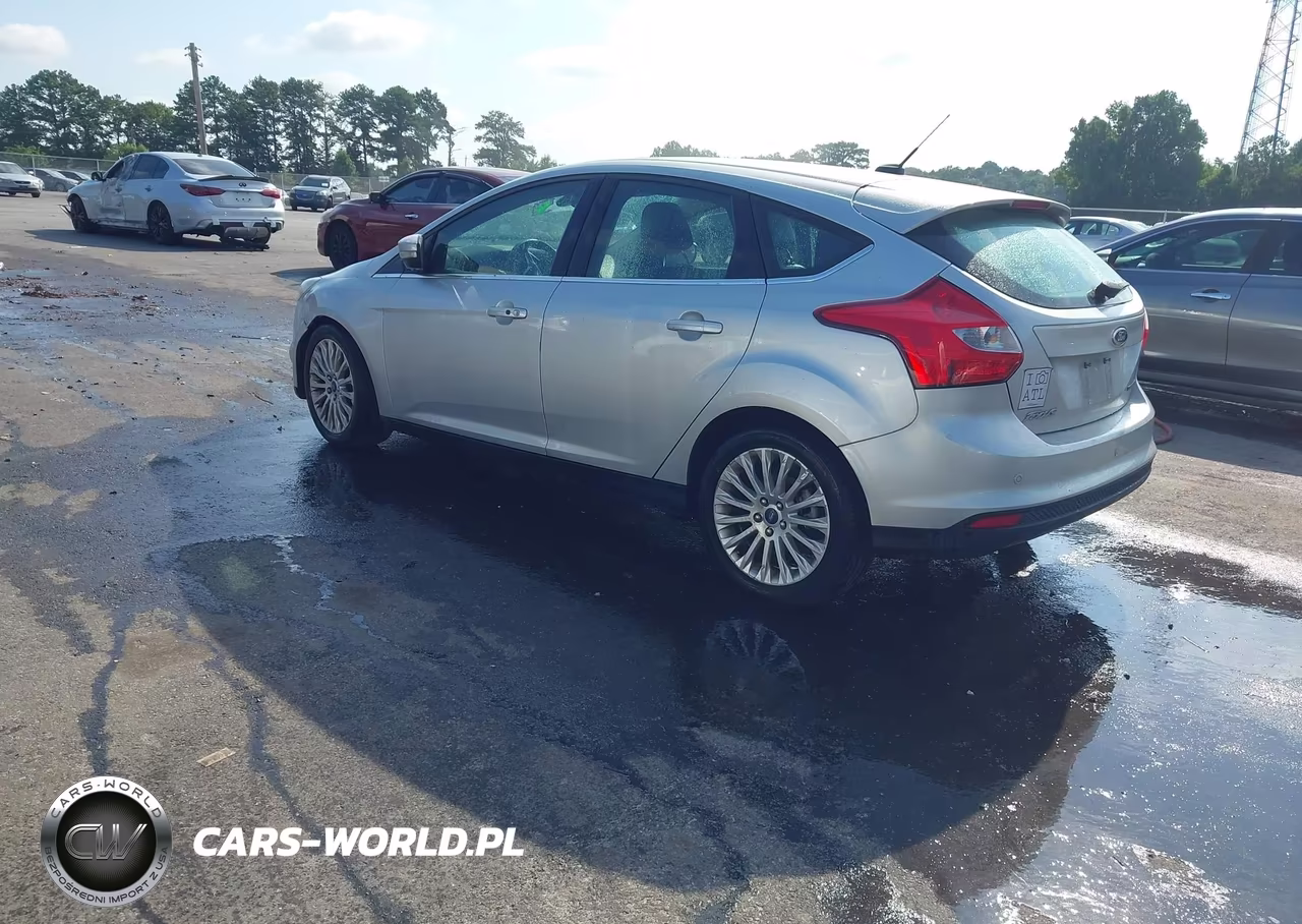 2012 Ford Focus Titanium VIN:1FAHP3N2XCL352182 - 3