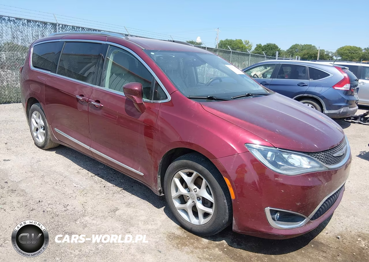 2017 Chrysler Pacifica Touring-L Plus