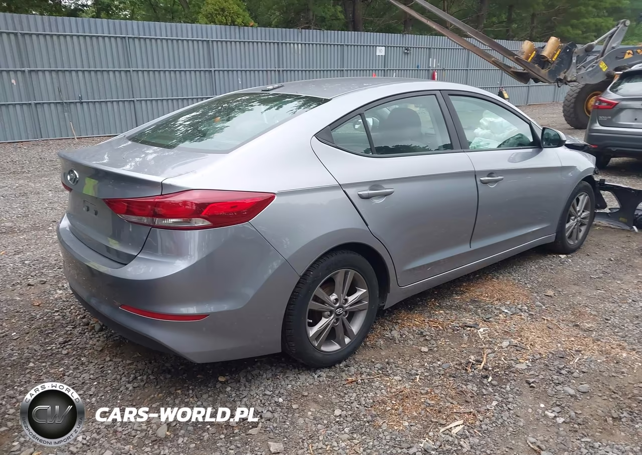 2017 Hyundai Elantra Se VIN:5NPD84LF7HH122421 - 4