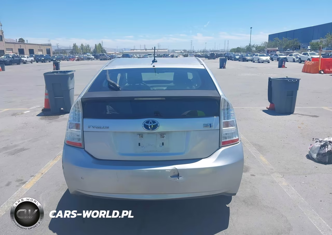 2011 Toyota Prius Two VIN:JTDKN3DU7B0262397 - 16