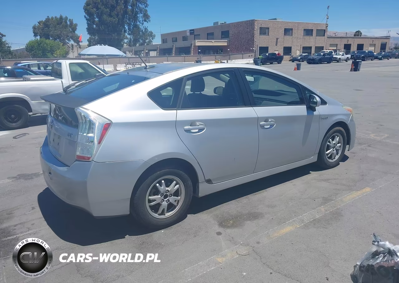 2011 Toyota Prius Two VIN:JTDKN3DU7B0262397 - 4