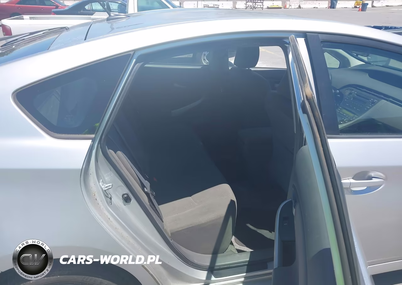 2011 Toyota Prius Two VIN:JTDKN3DU7B0262397 - 8