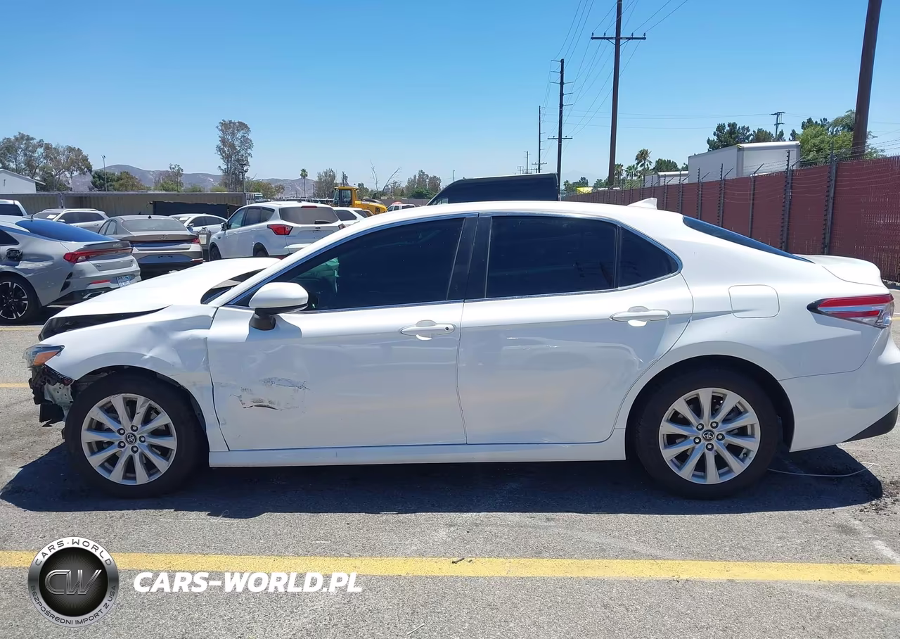 2020 Toyota Camry Le VIN:4T1C11AK6LU888536 - 15