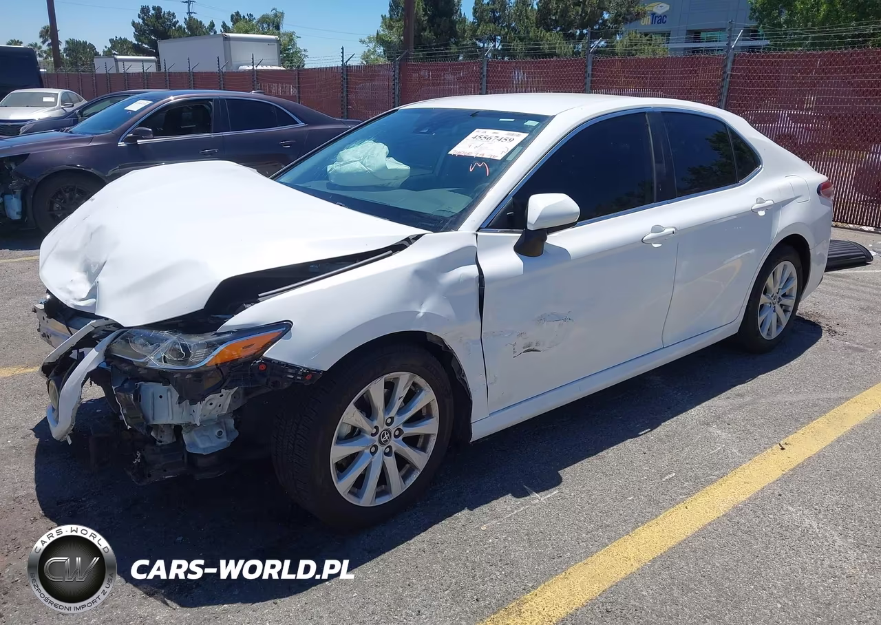 2020 Toyota Camry Le VIN:4T1C11AK6LU888536 - 2