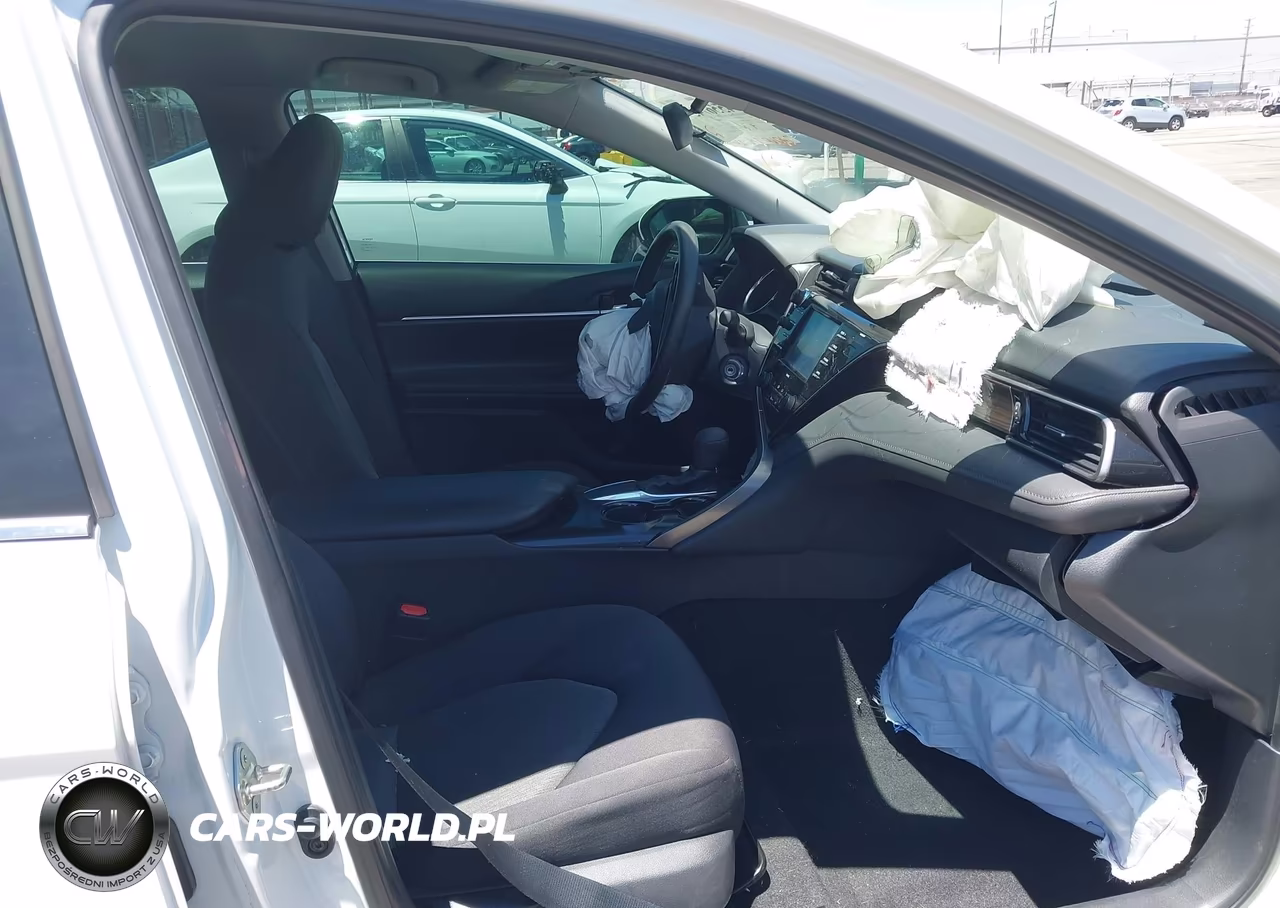 2020 Toyota Camry Le VIN:4T1C11AK6LU888536 - 5