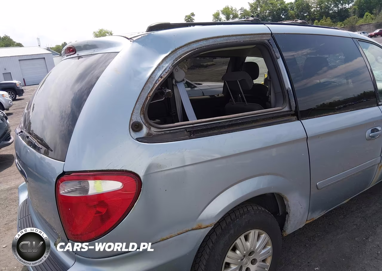2005 Chrysler Town & Country Lx VIN:2C4GP44R65R197845 - 13