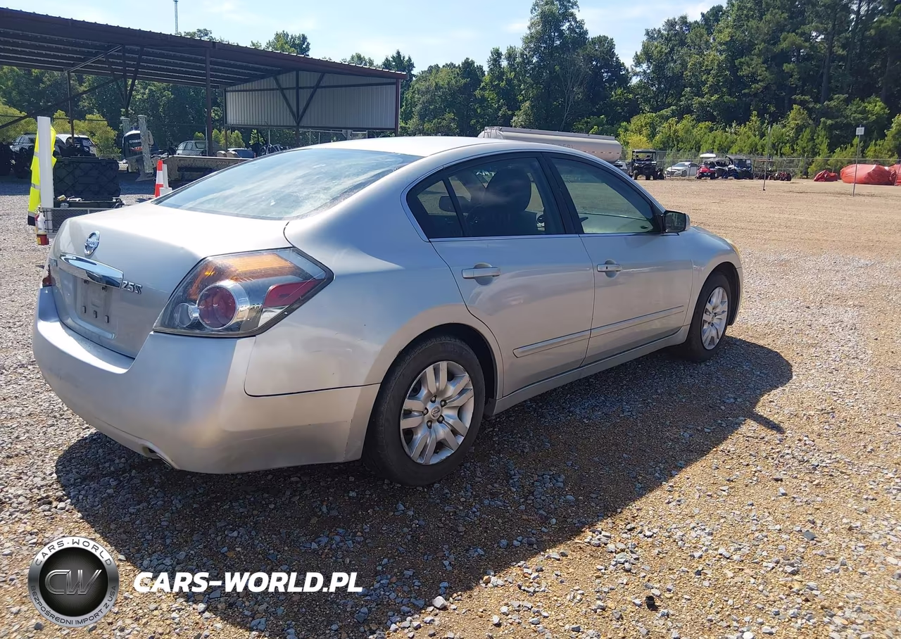 2011 Nissan Altima 2.5 S VIN:1N4AL2AP6BN458317 - 4