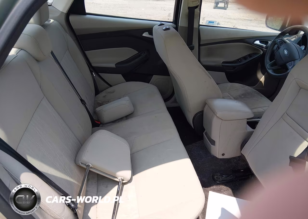 2018 Ford Focus Se VIN:1FADP3F27JL270095 - 8