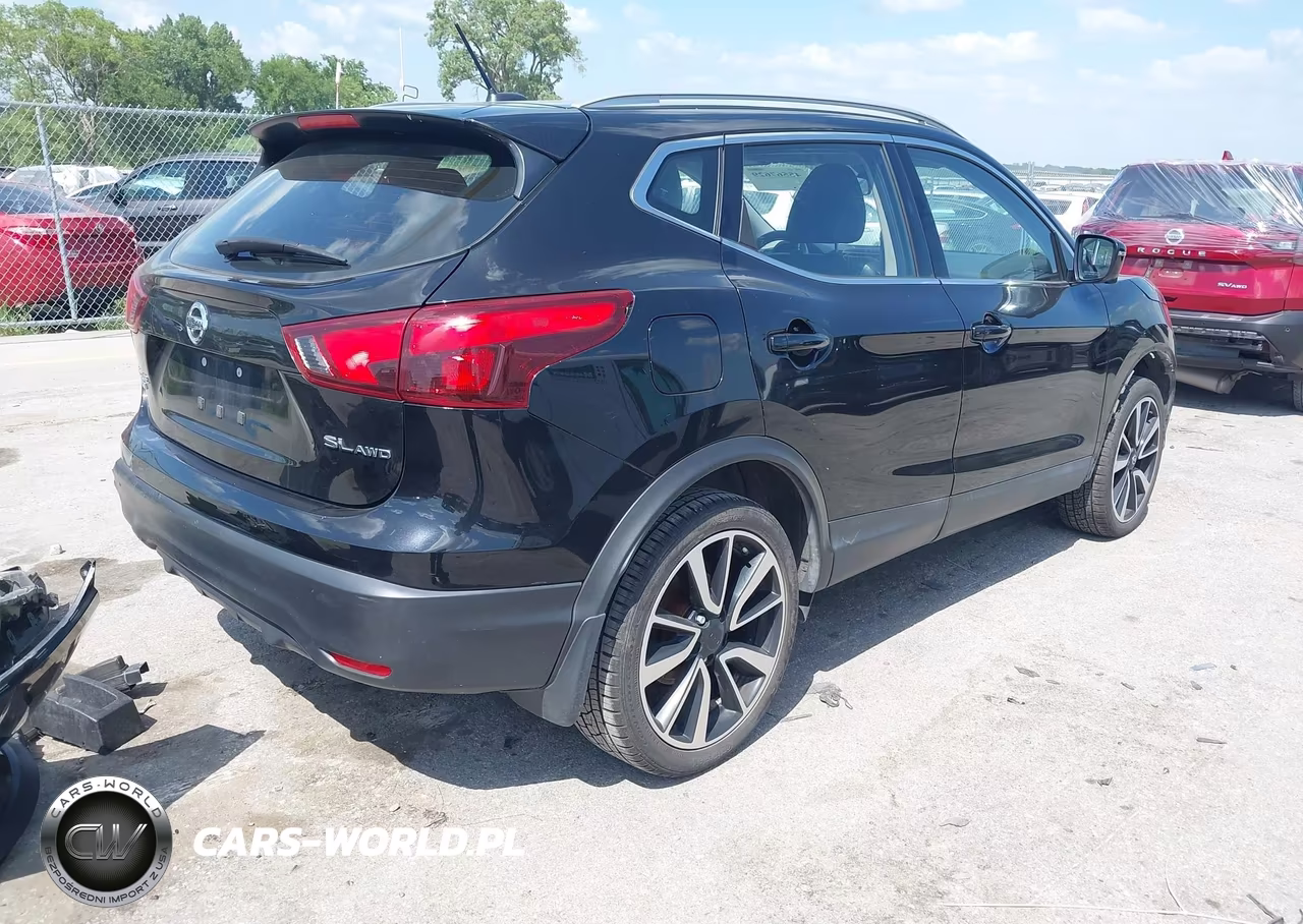 2018 Nissan Rogue Sport Sl VIN:JN1BJ1CR8JW288115 - 4