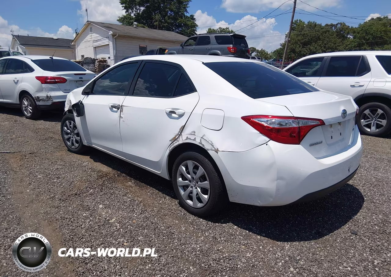 2016 Toyota Corolla Le VIN:5YFBURHE8GP551150 - 3