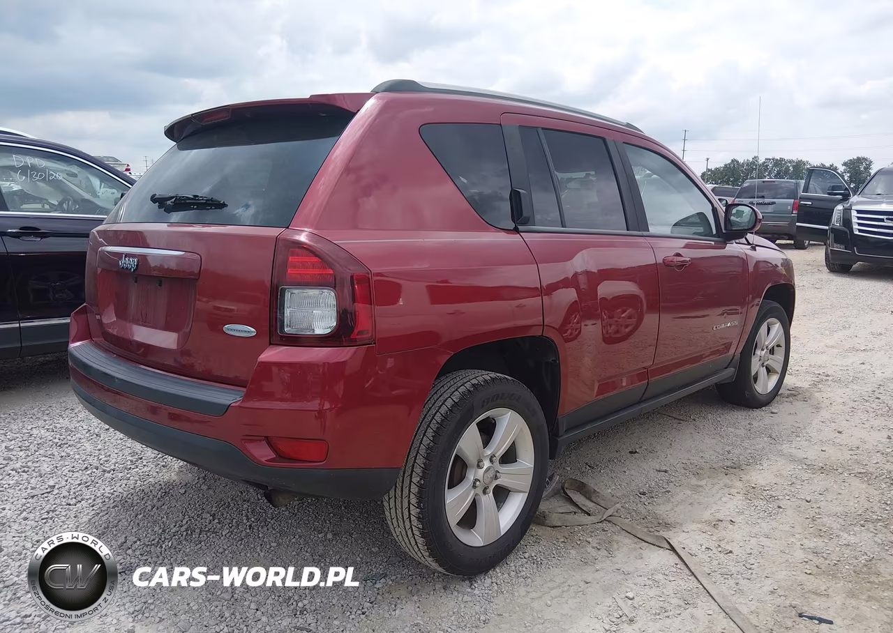 2014 Jeep Compass Latitude VIN:1C4NJCEB8ED559844 - 4
