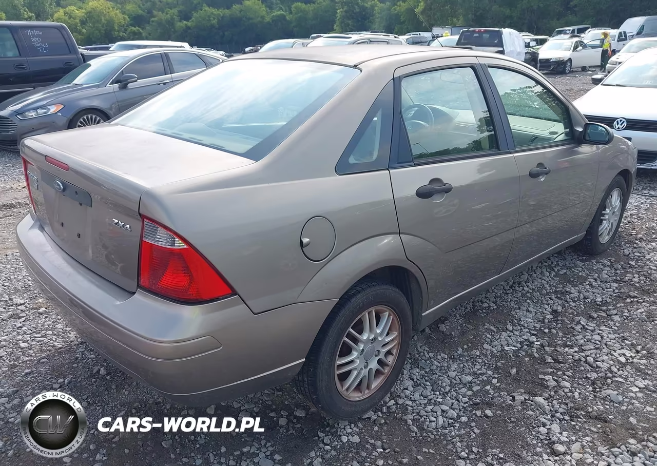 2005 Ford Focus Zx4 VIN:1FAFP34NX5W200147 - 4