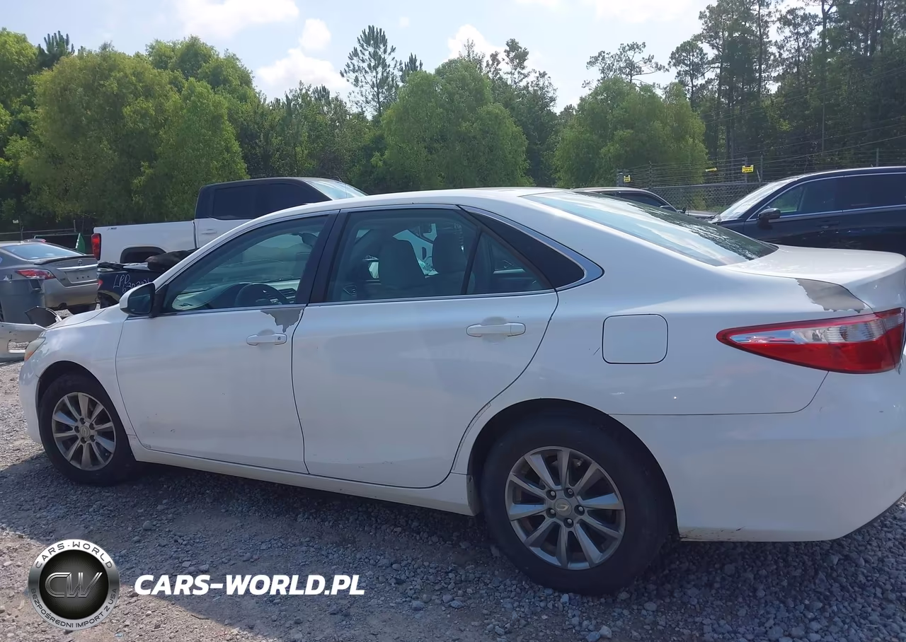 2015 Toyota Camry Le VIN:4T4BF1FK7FR507356 - 14