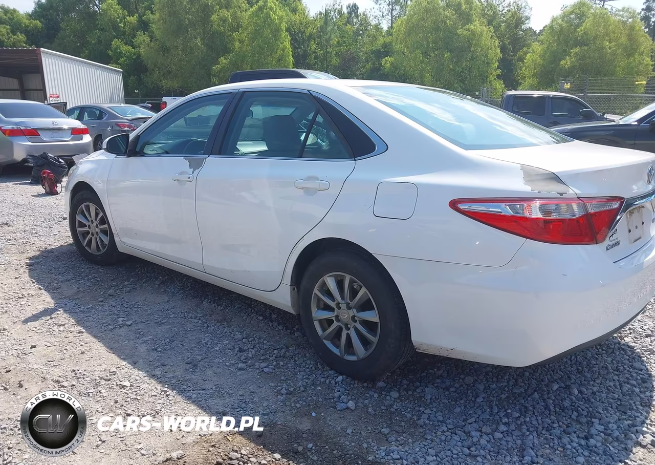 2015 Toyota Camry Le VIN:4T4BF1FK7FR507356 - 3