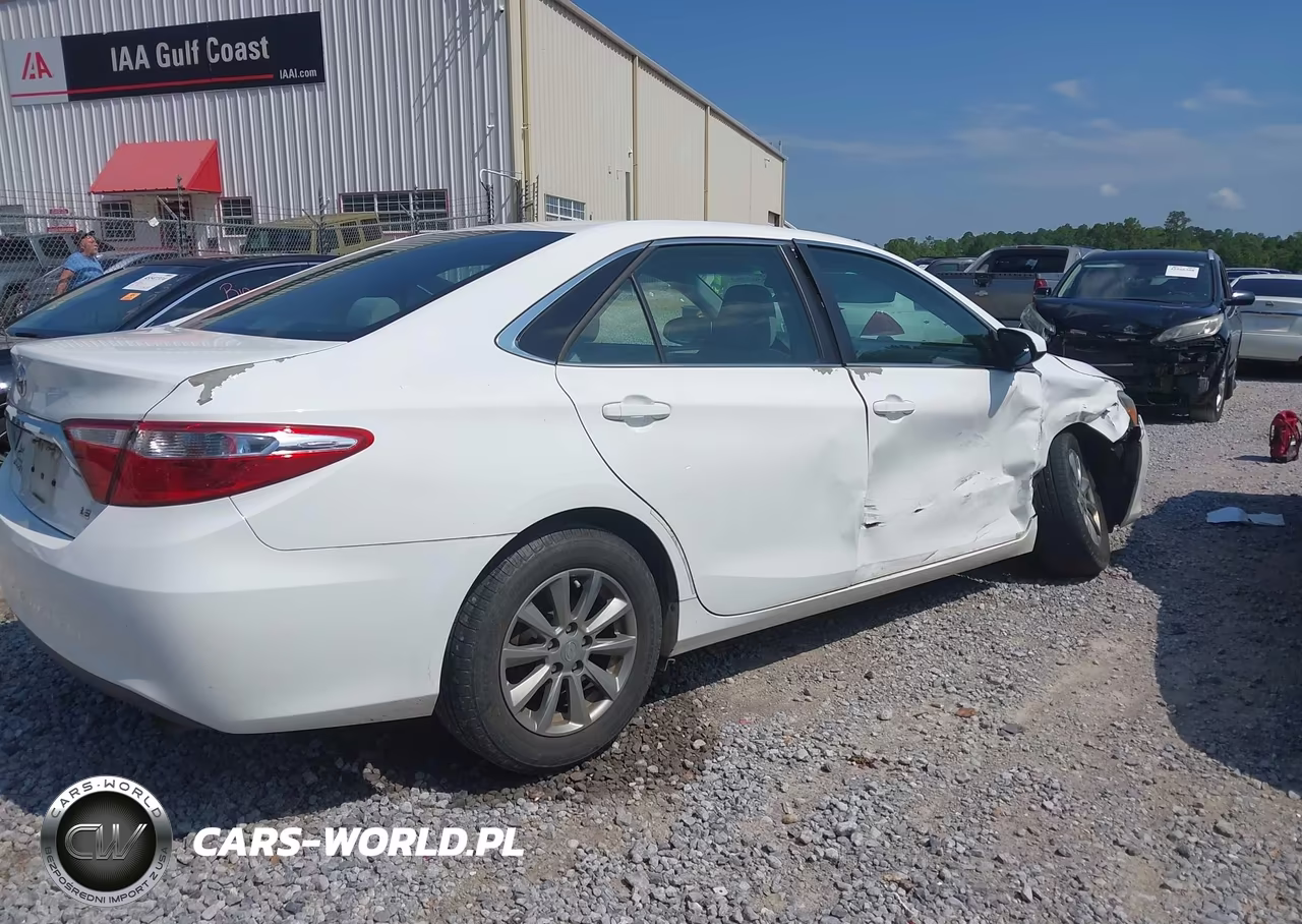 2015 Toyota Camry Le VIN:4T4BF1FK7FR507356 - 4