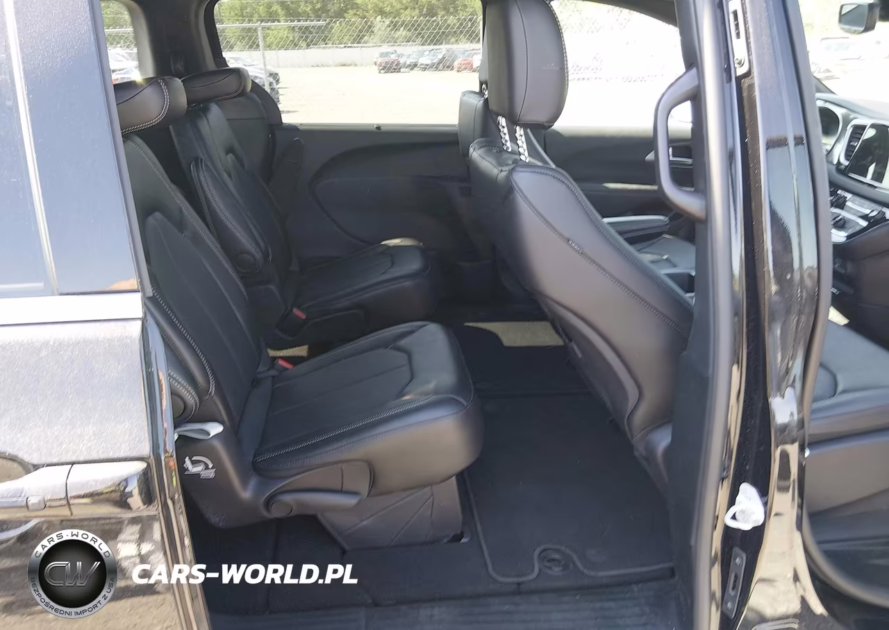 2026 Chrysler Pacifica Select VIN:2C4RC1BG8TR263622 - 8