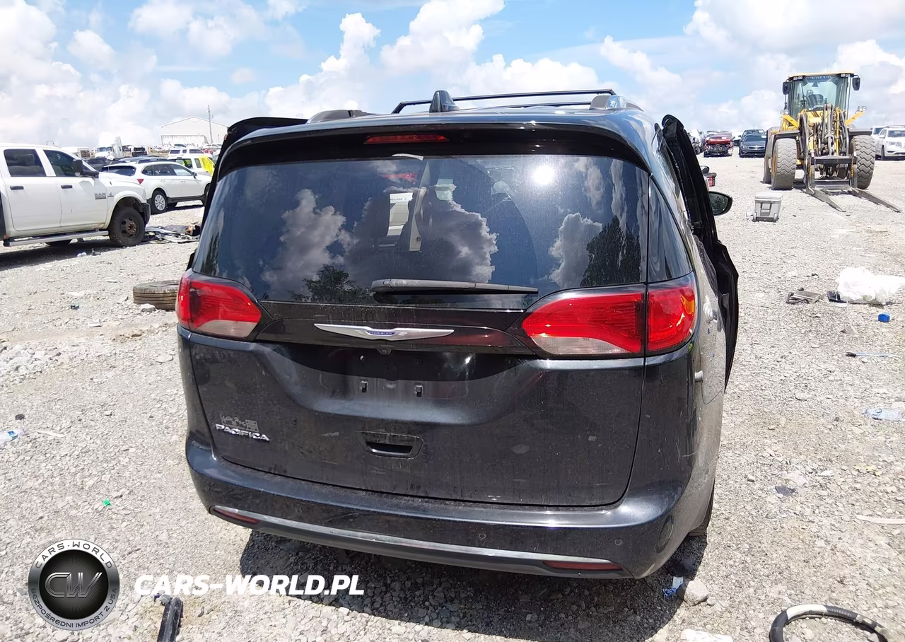 2019 Chrysler Pacifica Touring L VIN:2C4RC1BG0KR612934 - 16