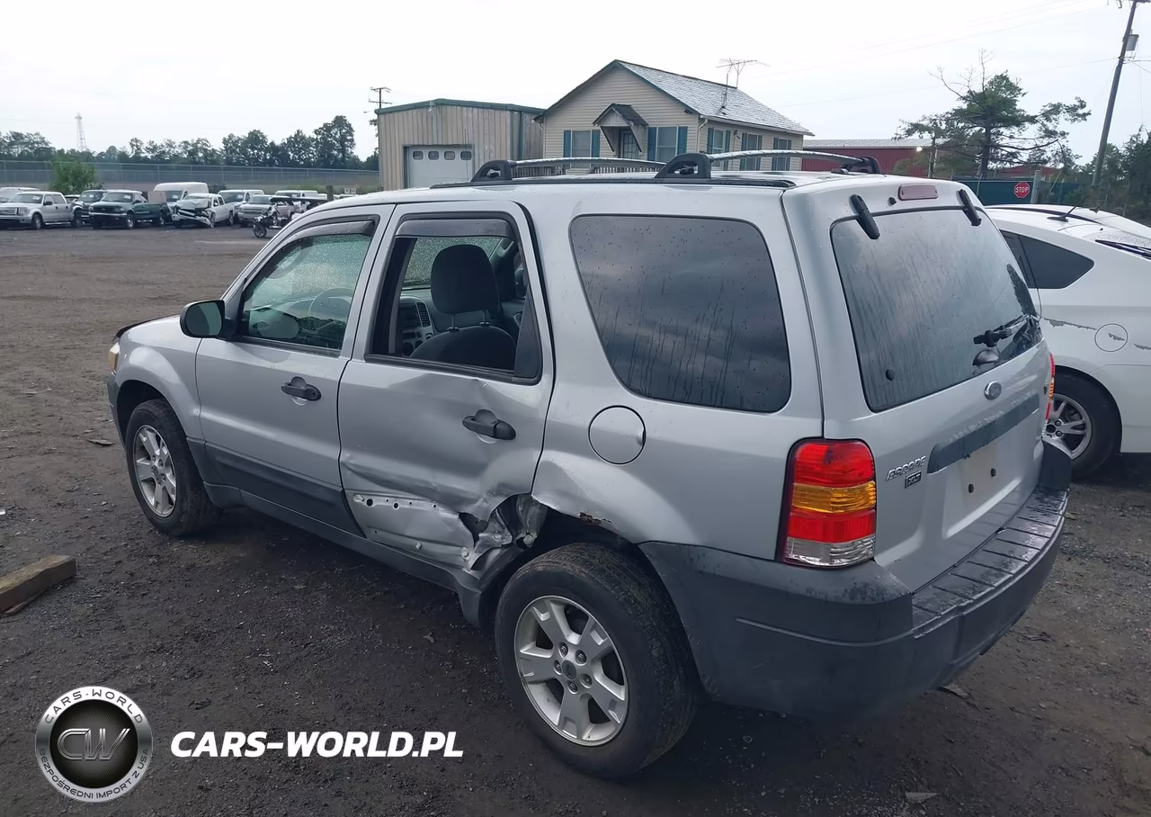 2005 Ford Escape Xlt VIN:1FMYU03185KB28666 - 3