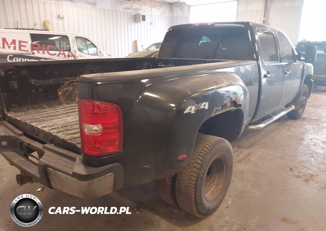 2007 Chevrolet Silverado 3500 VIN:1GCJK33697F554547 - 4