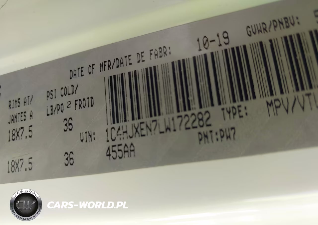 2020 Jeep Wrangler Unlimited Sahara VIN:1C4HJXEN7LW172282 - 9