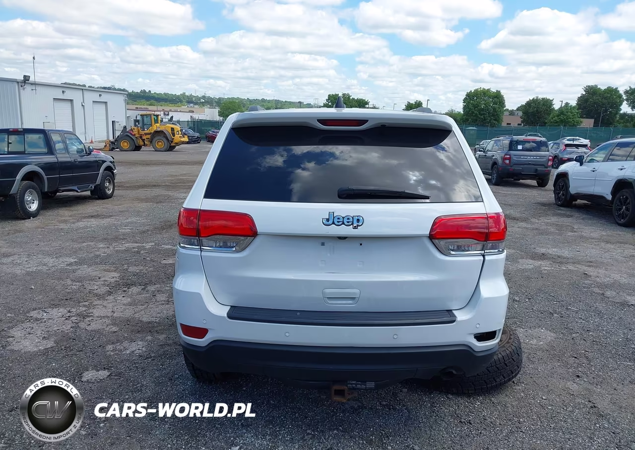 2018 Jeep Grand Cherokee Laredo E 4X4 VIN:1C4RJFAG3JC443763 - 16