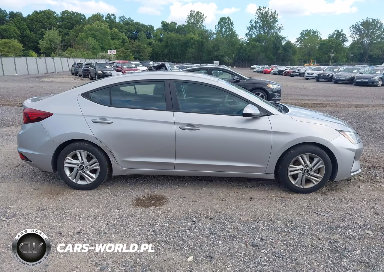 2020 Hyundai Elantra Sel VIN:5NPD84LF4LH555901 - 16