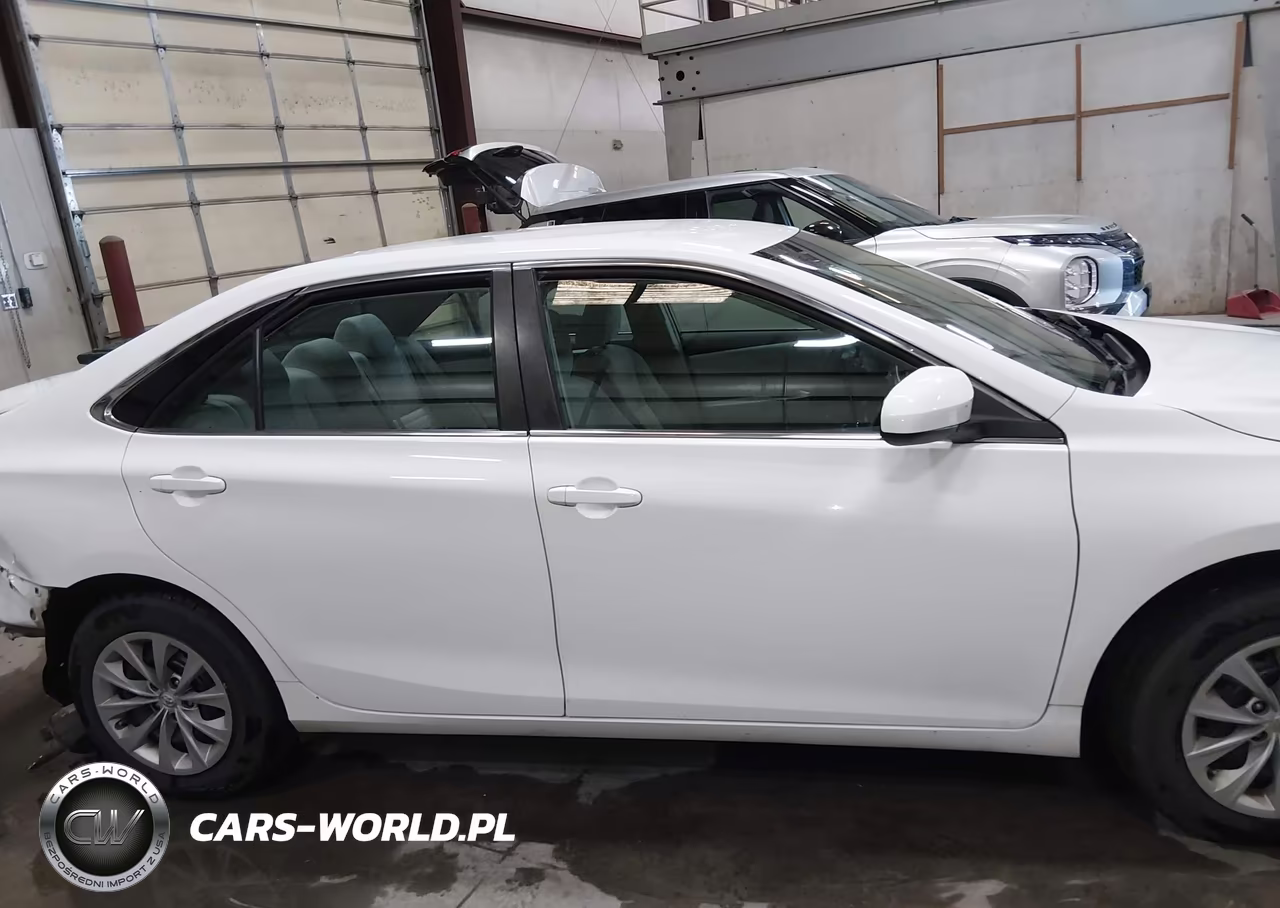 2015 Toyota Camry Le VIN:4T1BF1FK0FU492838 - 14