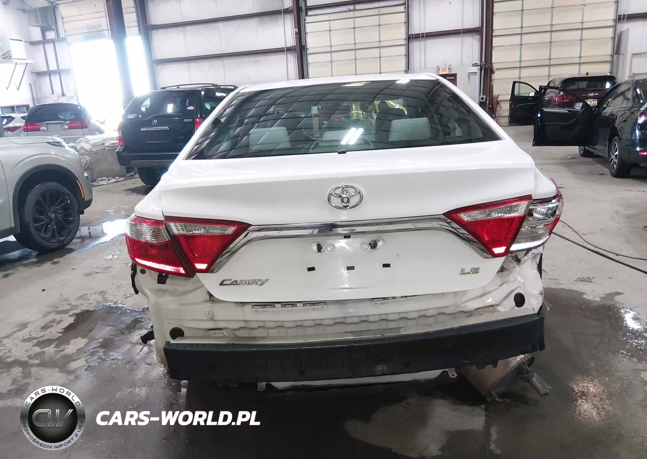 2015 Toyota Camry Le VIN:4T1BF1FK0FU492838 - 17