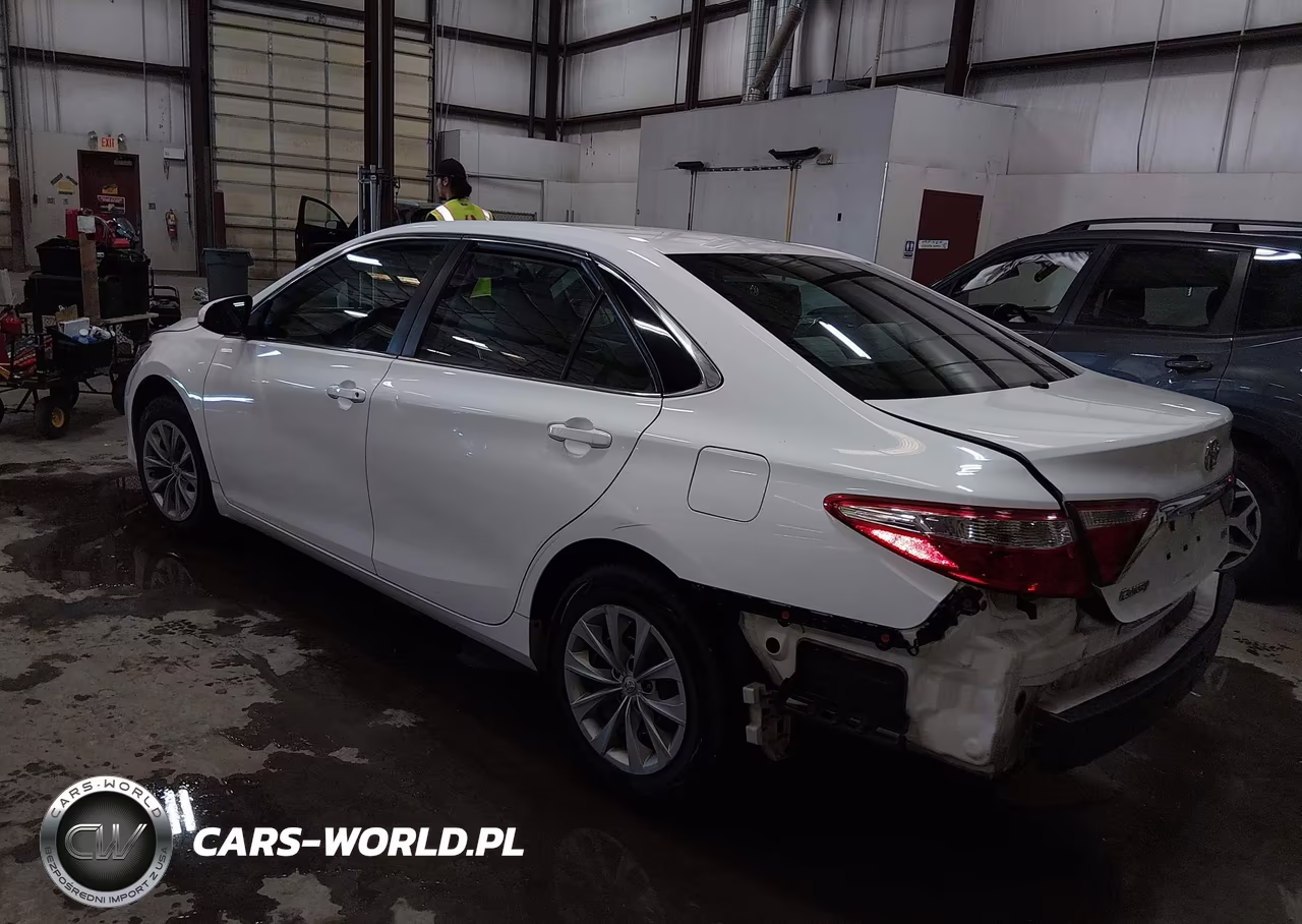 2015 Toyota Camry Le VIN:4T1BF1FK0FU492838 - 3