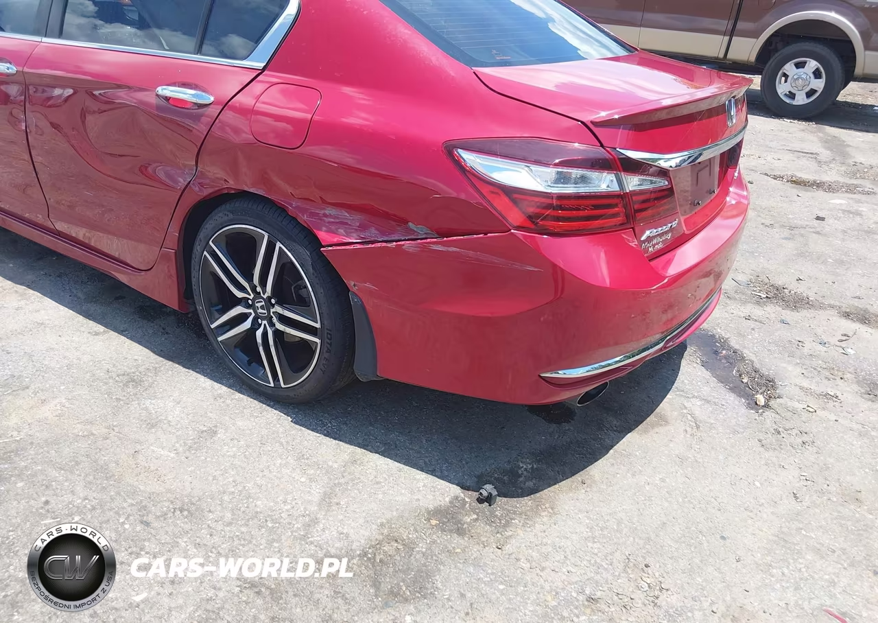 2016 Honda Accord Sport VIN:1HGCR2F52GA178404 - 18