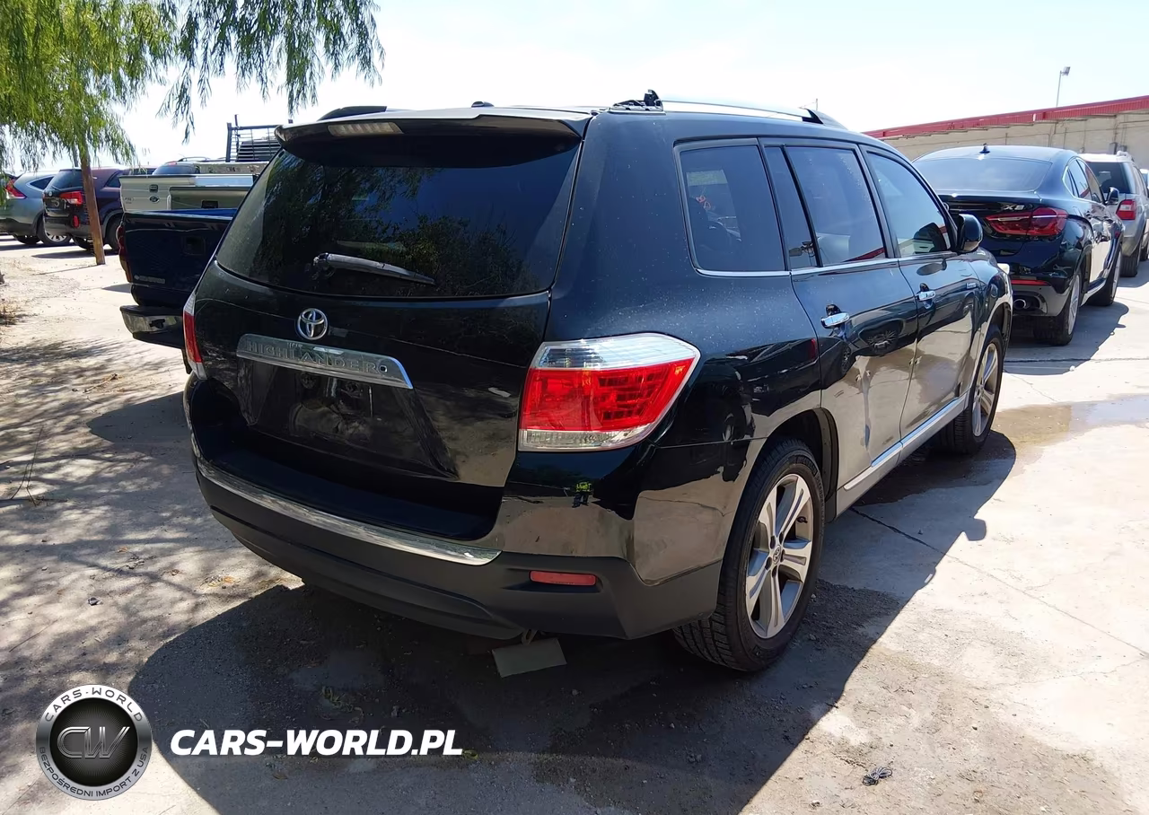 2011 Toyota Highlander Limited V6 VIN:5TDYK3EH6BS030973 - 4