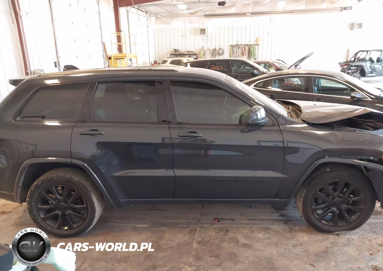 2018 Jeep Grand Cherokee Altitude 4X4 VIN:1C4RJFAG7JC156488 - 13