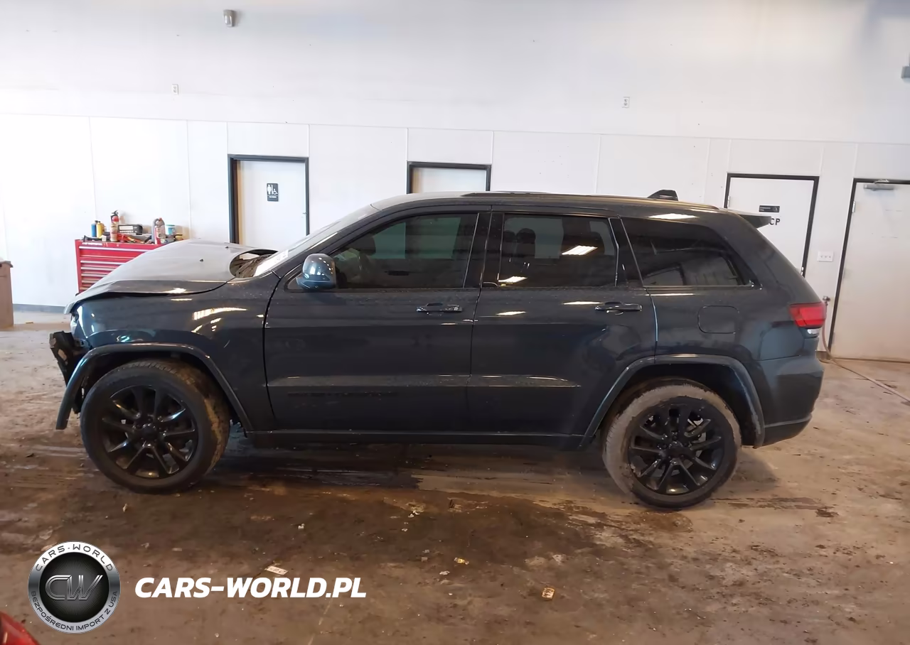 2018 Jeep Grand Cherokee Altitude 4X4 VIN:1C4RJFAG7JC156488 - 14