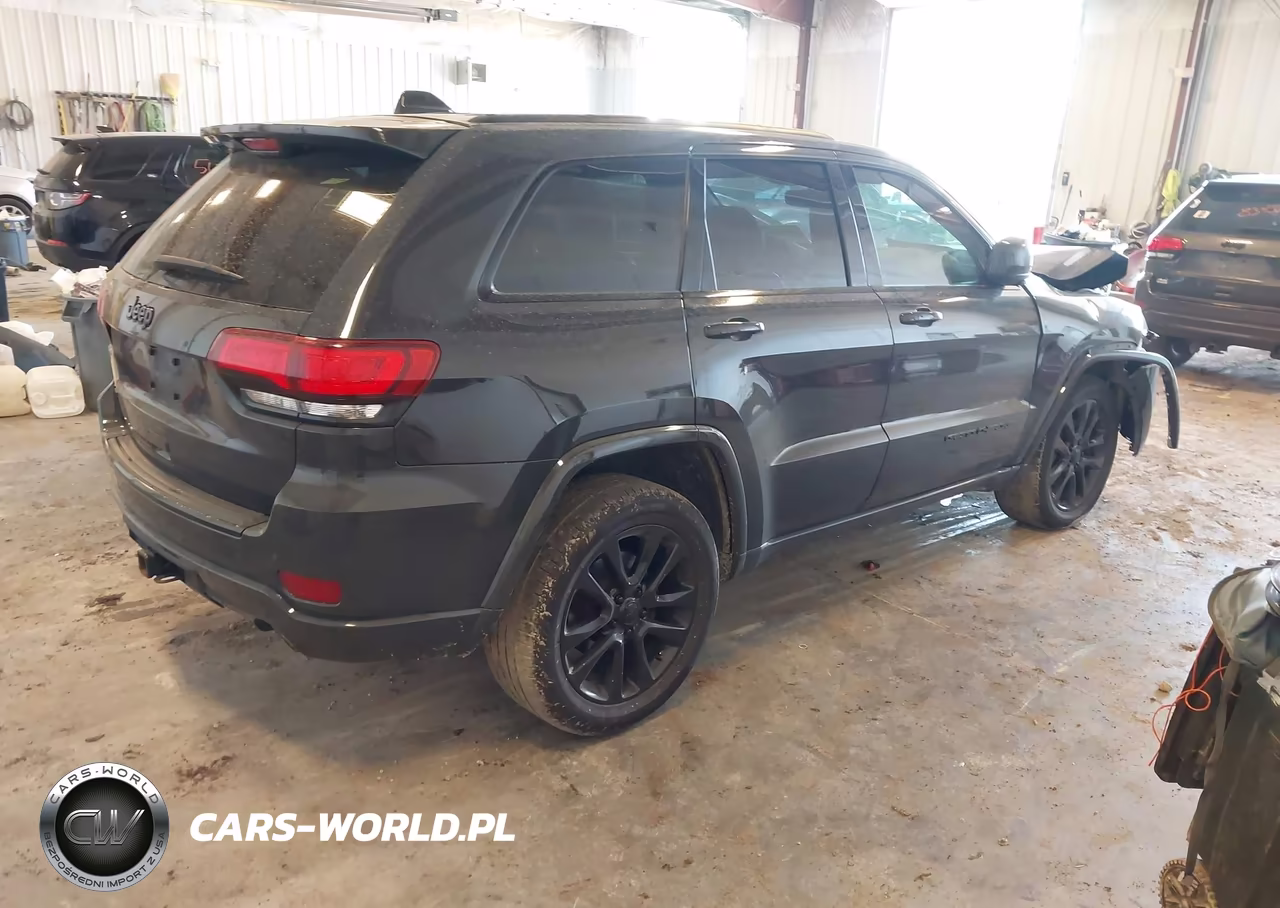 2018 Jeep Grand Cherokee Altitude 4X4 VIN:1C4RJFAG7JC156488 - 4