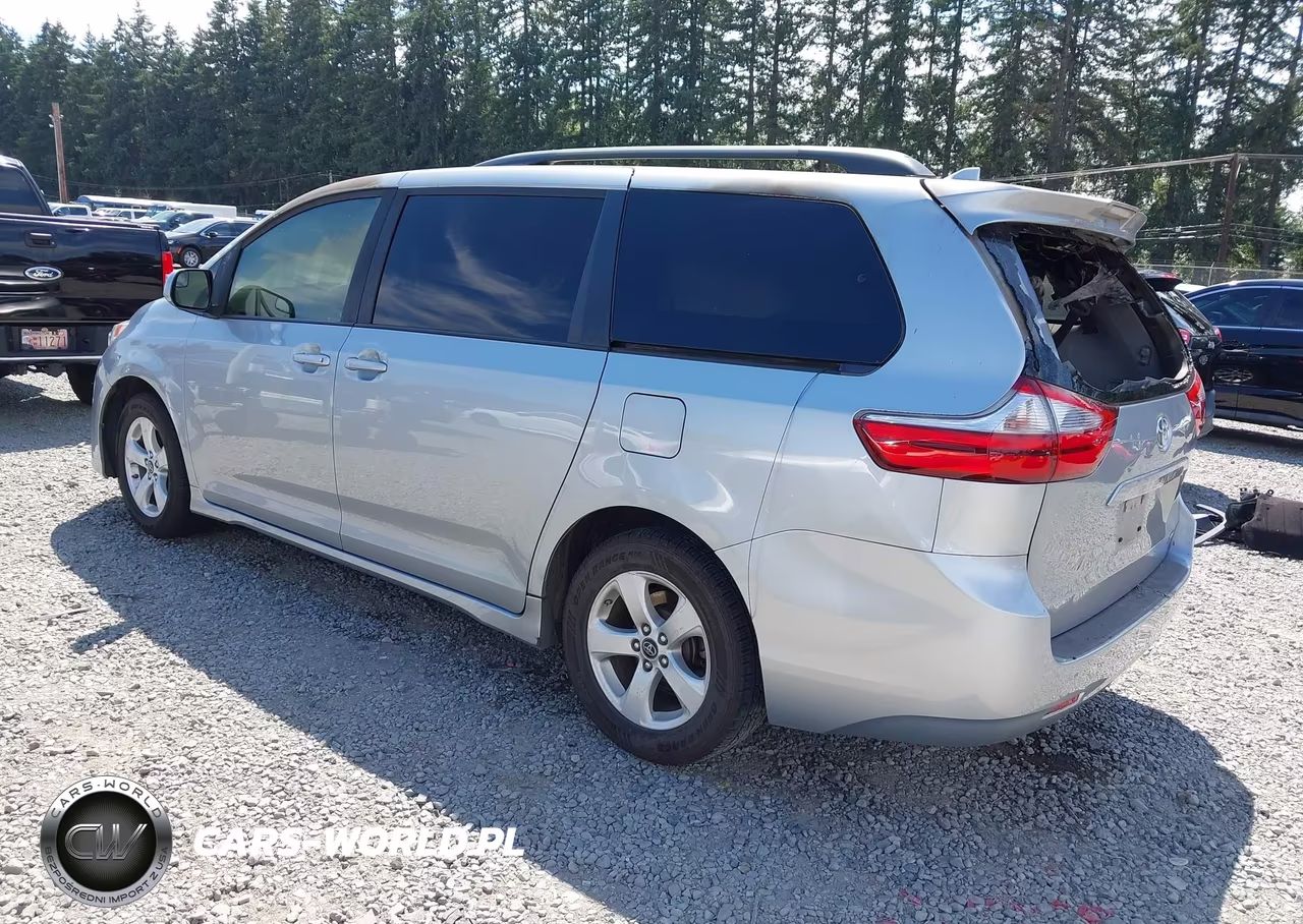 2019 Toyota Sienna Le 8 Passenger VIN:5TDKZ3DC3KS016052 - 3