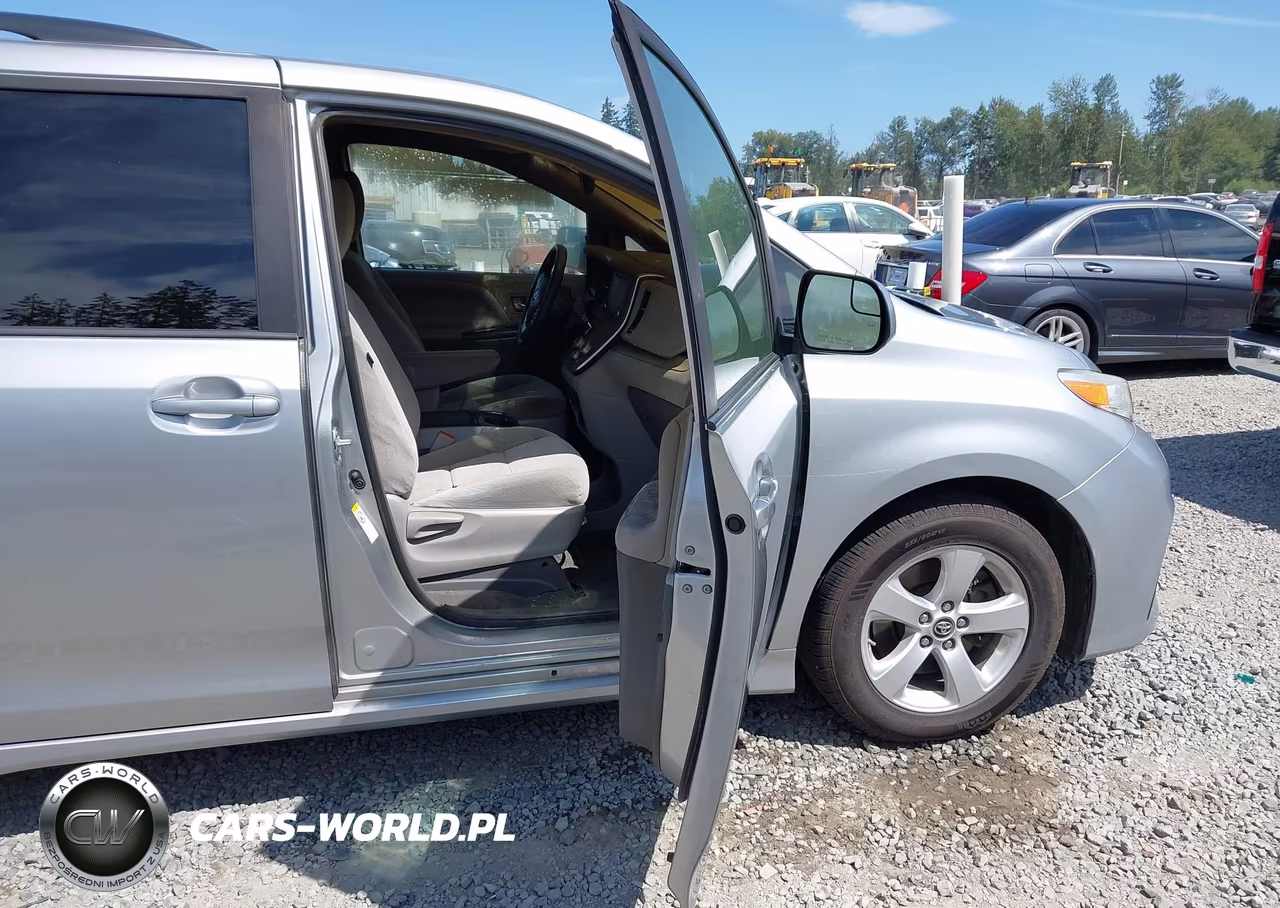 2019 Toyota Sienna Le 8 Passenger VIN:5TDKZ3DC3KS016052 - 8