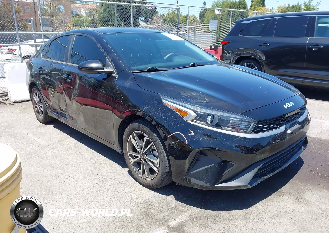 2022 Kia Forte Lxs – zdjęcie 1 z 16