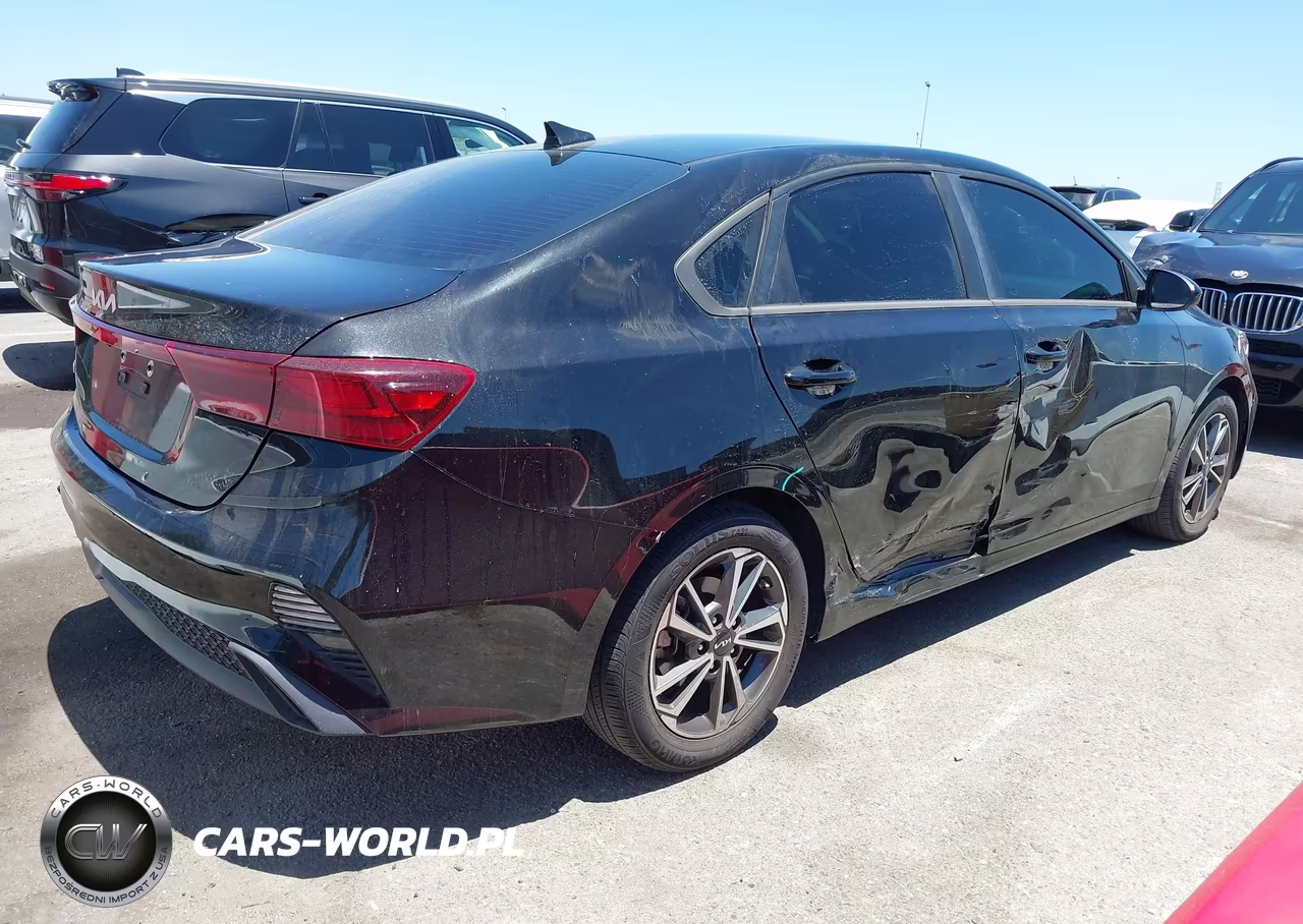 2022 Kia Forte Lxs VIN:3KPF24AD3NE454576 - 4