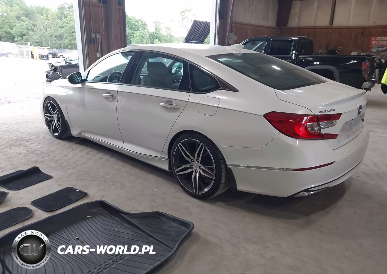 2022 Honda Accord Hybrid Touring VIN:1HGCV3F92NA031307 - 3