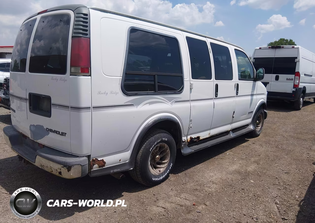2000 Chevrolet Express Upfitter Pkg. VIN:1GBFG15R8Y1111084 - 4