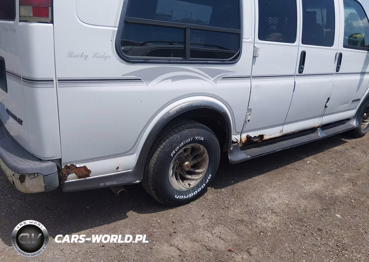2000 Chevrolet Express Upfitter Pkg. VIN:1GBFG15R8Y1111084 - 6