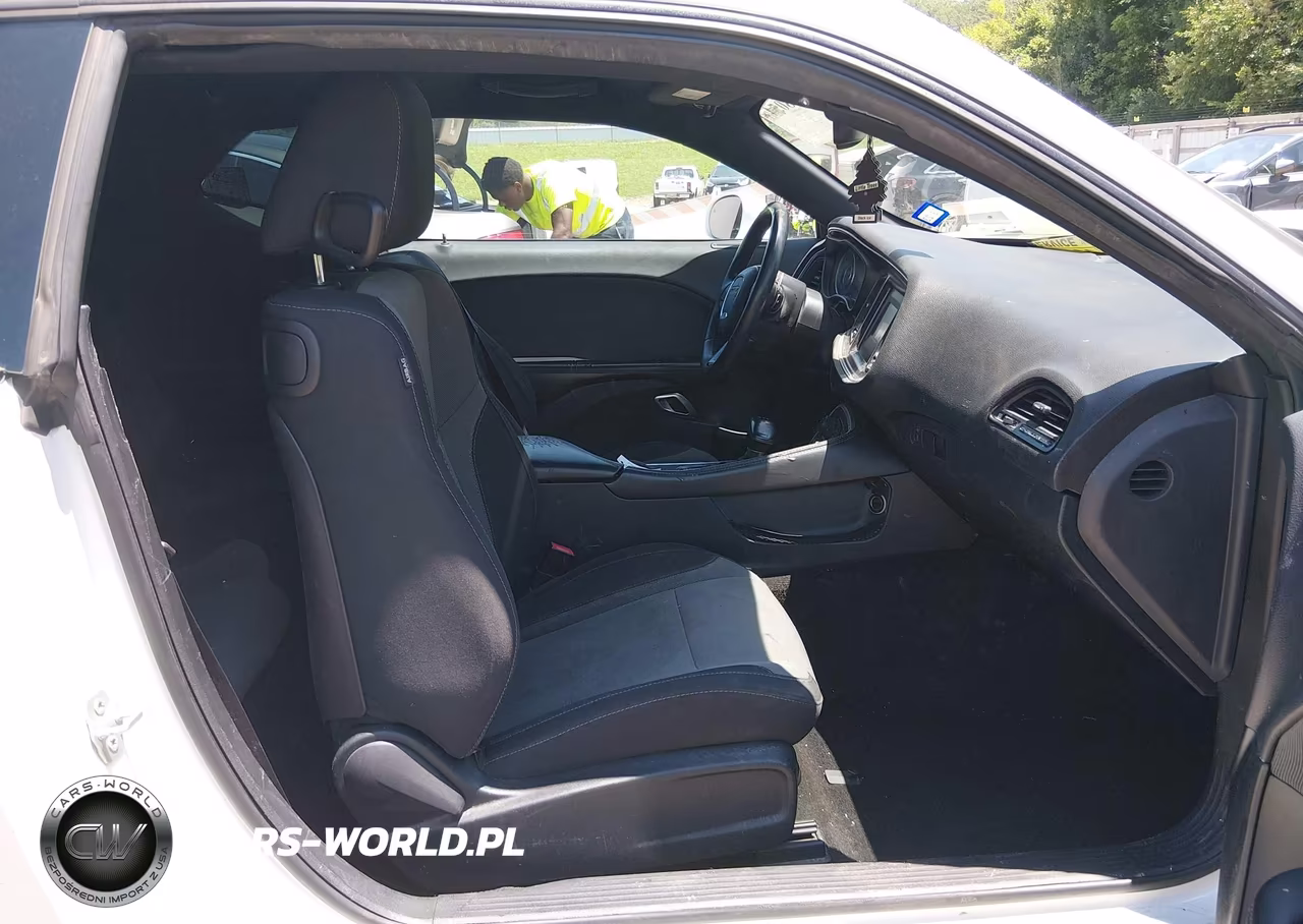2015 Dodge Challenger Sxt VIN:2C3CDZAG7FH747654 - 5