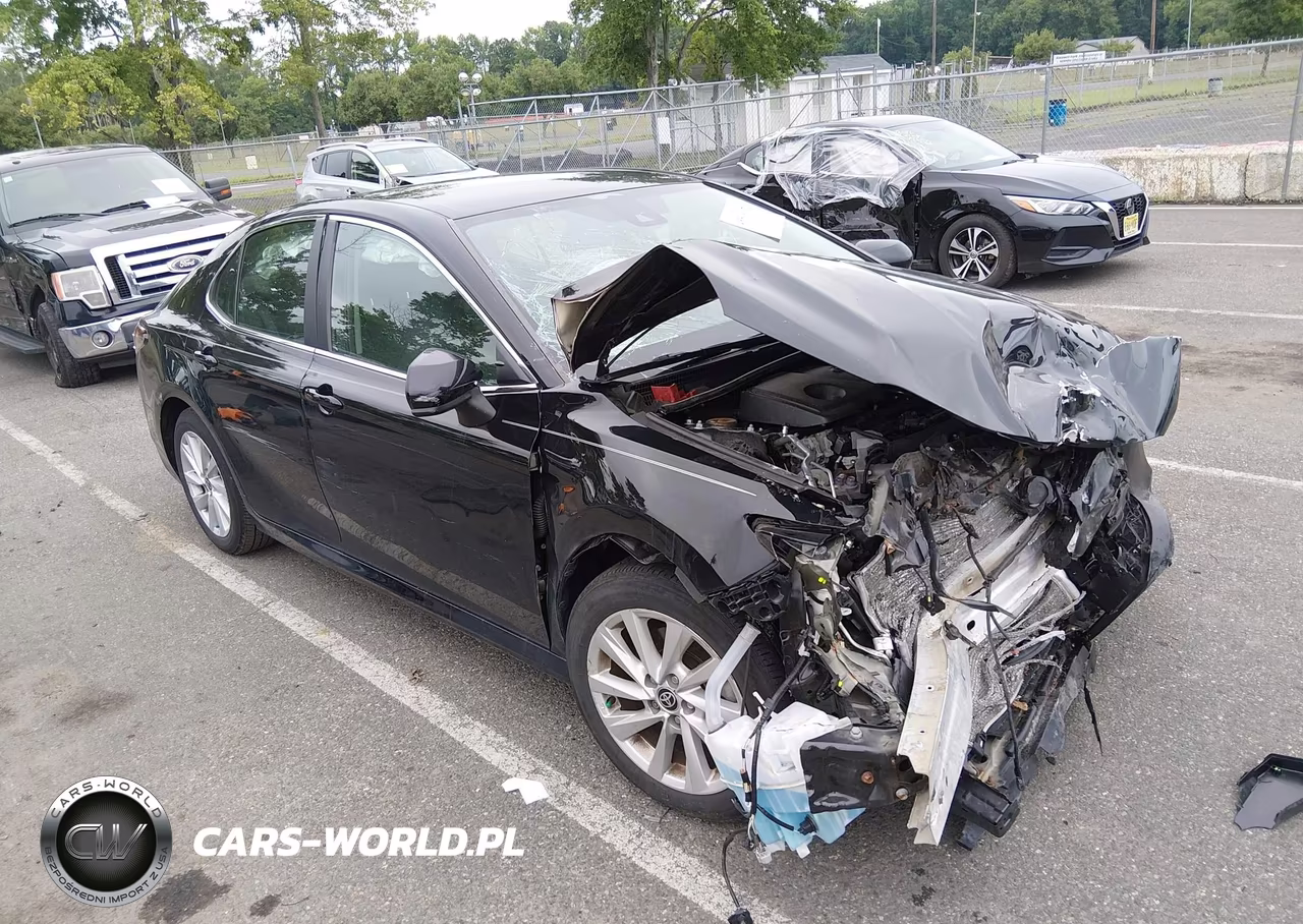 2023 Toyota Camry Le – zdjęcie 1 z 16