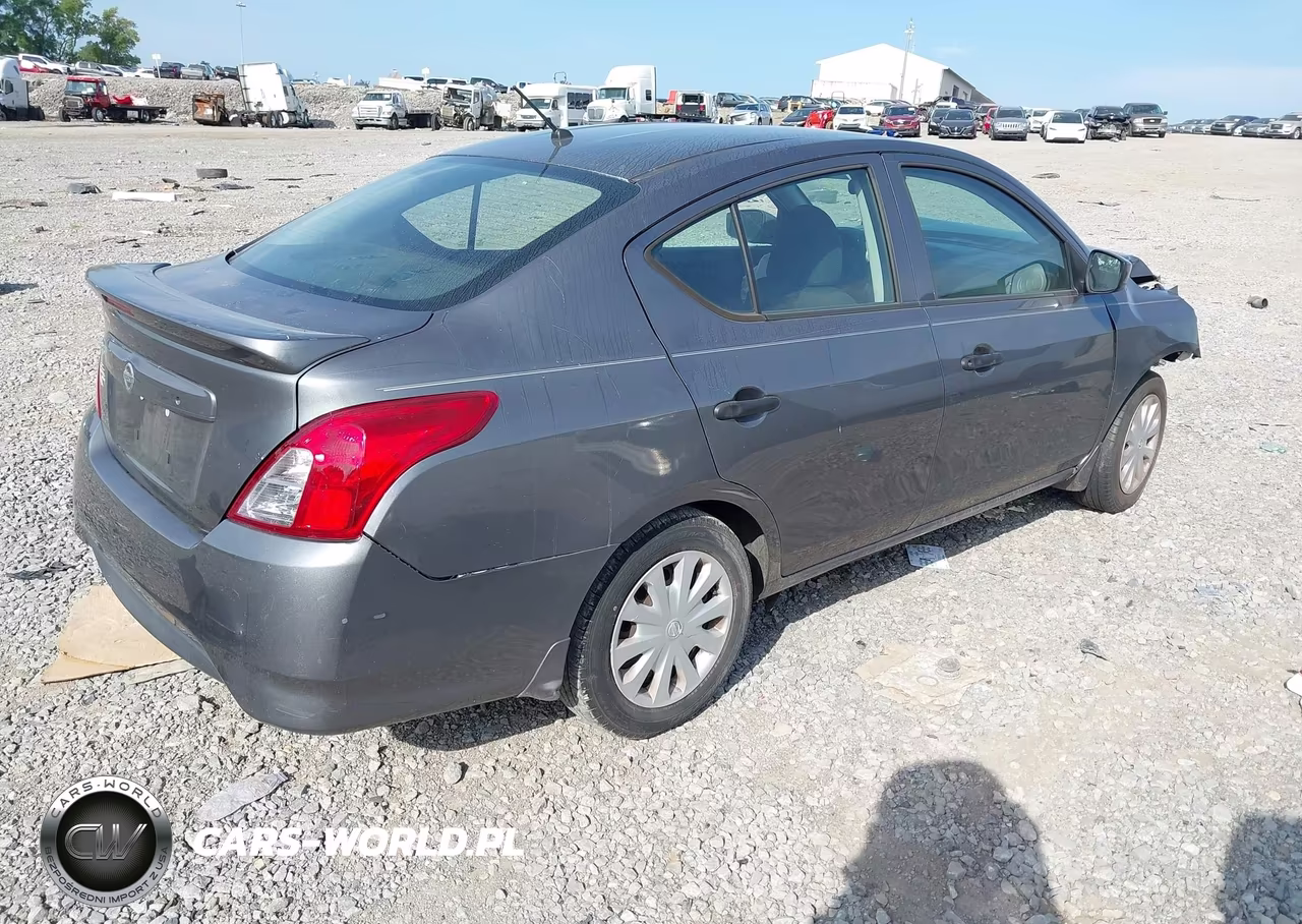 2018 Nissan Versa 1.6 S+ VIN:3N1CN7AP7JL825205 - 4