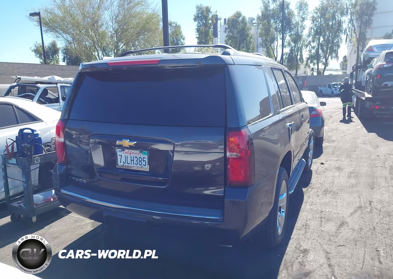 2015 Chevrolet Tahoe Ltz VIN:1GNSCCKC4FR544523 - 17