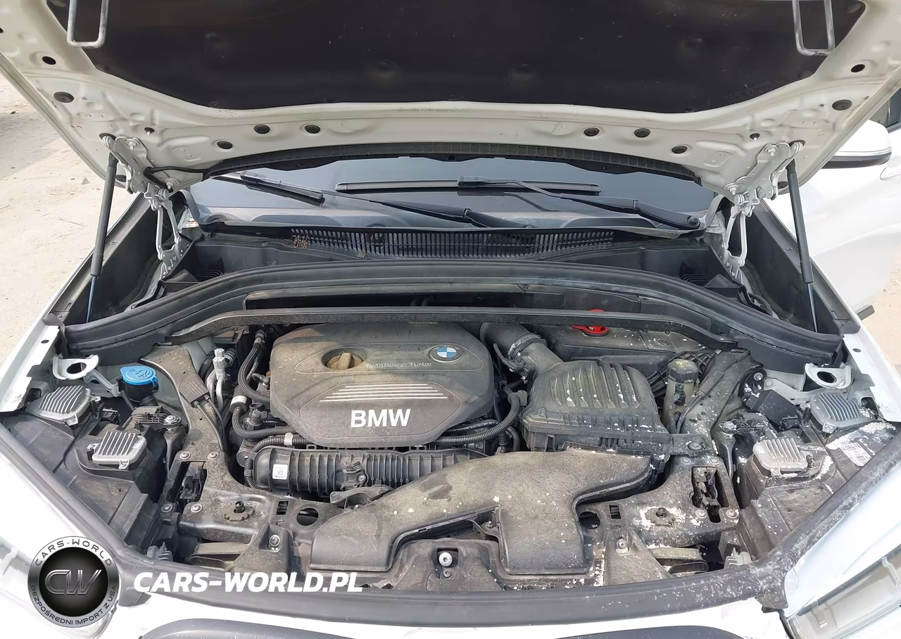 2018 BMW X1 xDrive28I VIN:WBXHT3C37J5L31571 - 10
