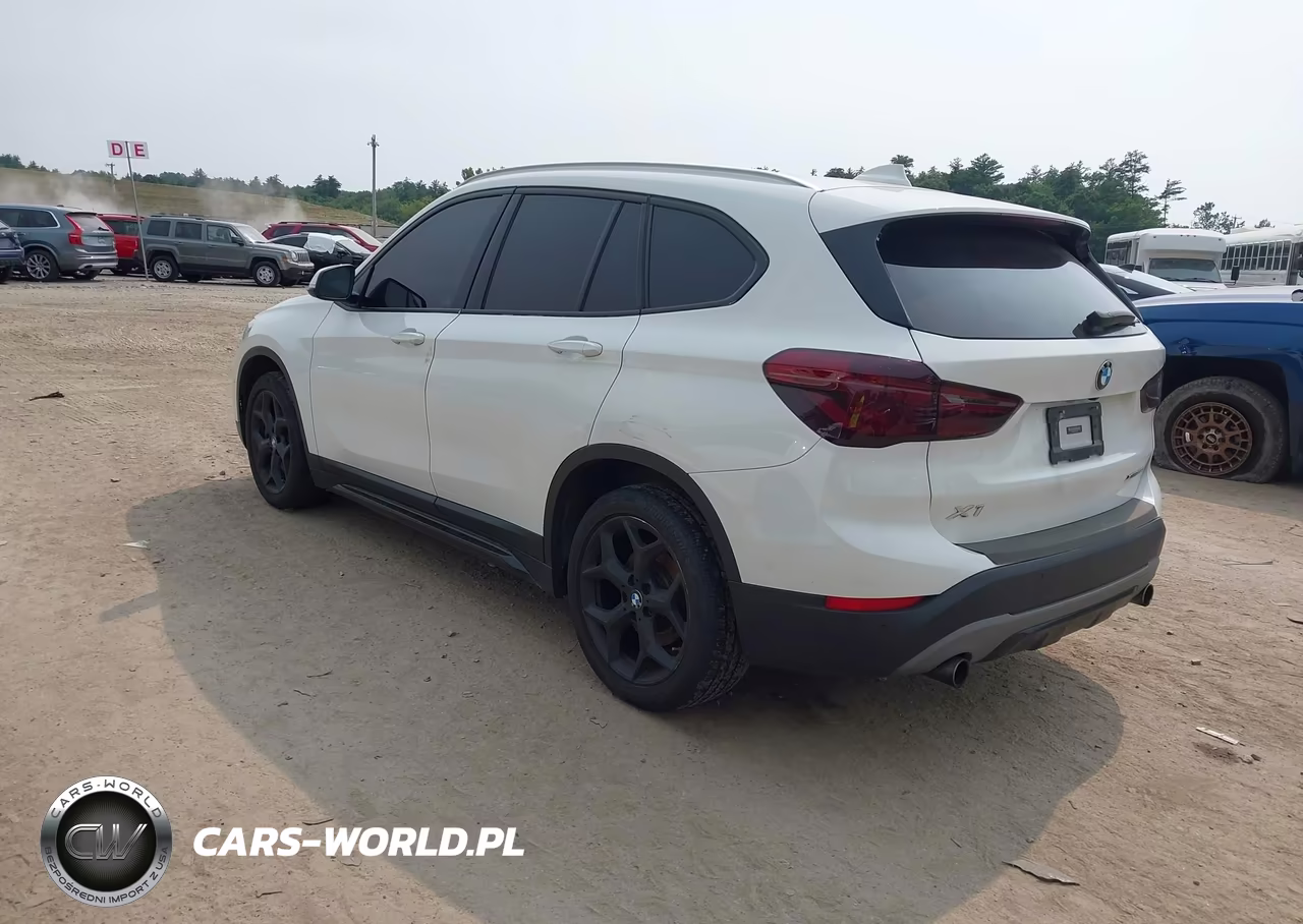 2018 BMW X1 xDrive28I VIN:WBXHT3C37J5L31571 - 3